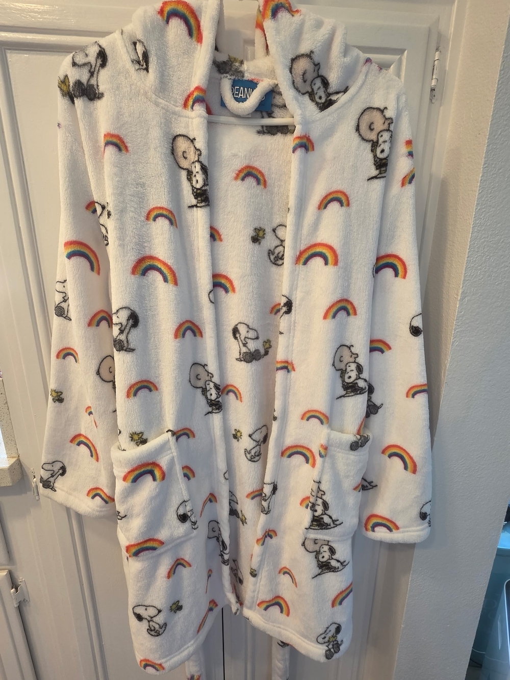 LIKE NEW Peanuts White Hooded Women's Robe Rainbow and Snoopy Print ~ Size S/M